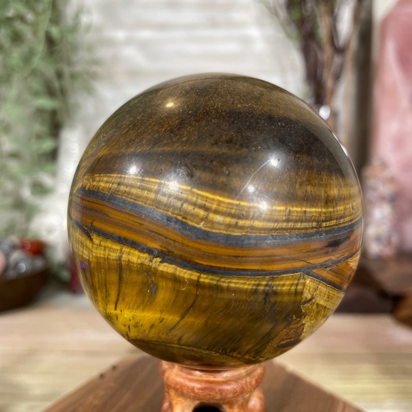 0807 Tiger's Eye Crystal Sphere - Picture 8 of 12